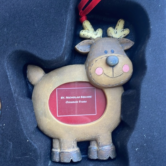 Christmas ornament frame tower. Snowman. Santa. Reindeer with red hanging string - Picture 4 of 10